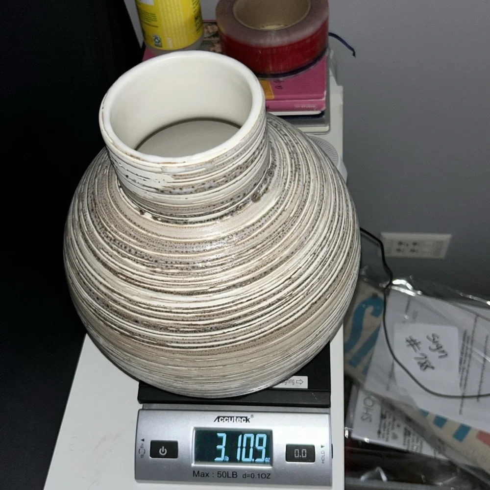 Cove Short Circular Vase